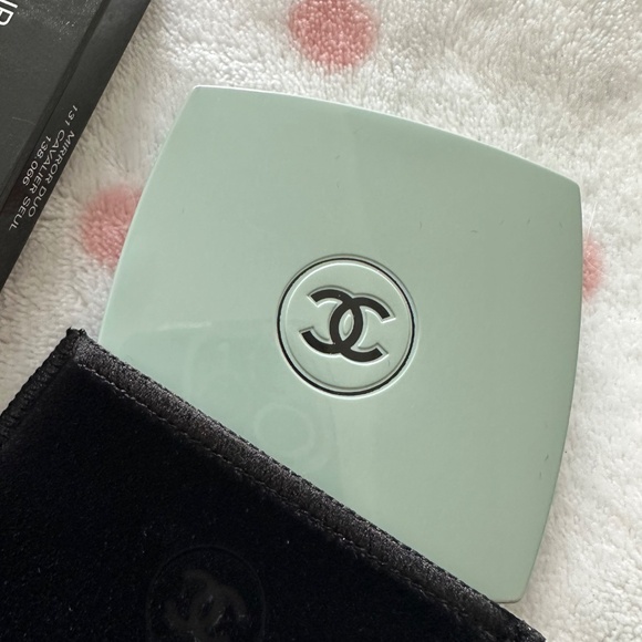 Chanel limited edition mirror in Cavalier Seul - Picture 3 of 3